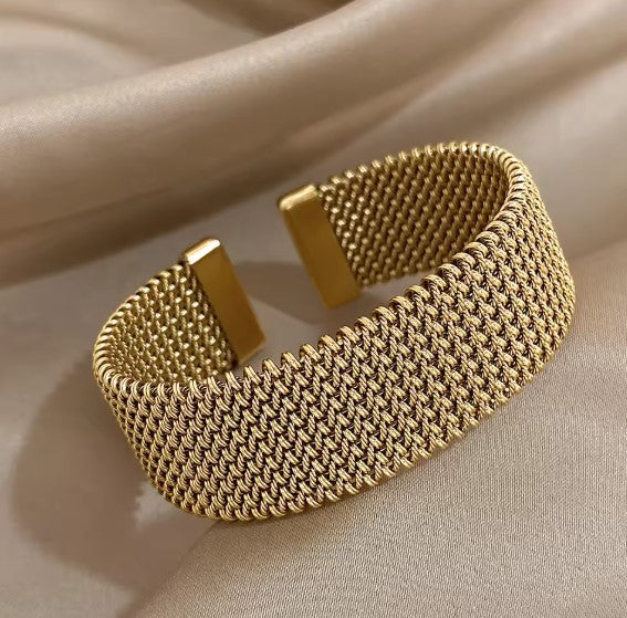 Bracelet Classique Ouvert en Maille Tressée